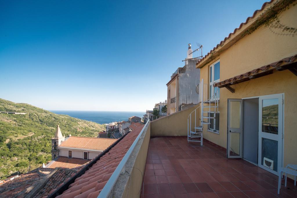 The Clock Houses Borgo Gallodoro Letojanni Exterior foto