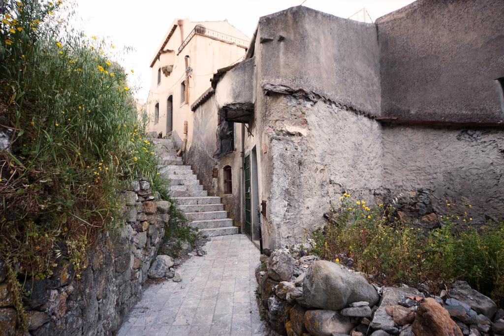 The Clock Houses Borgo Gallodoro Letojanni Exterior foto