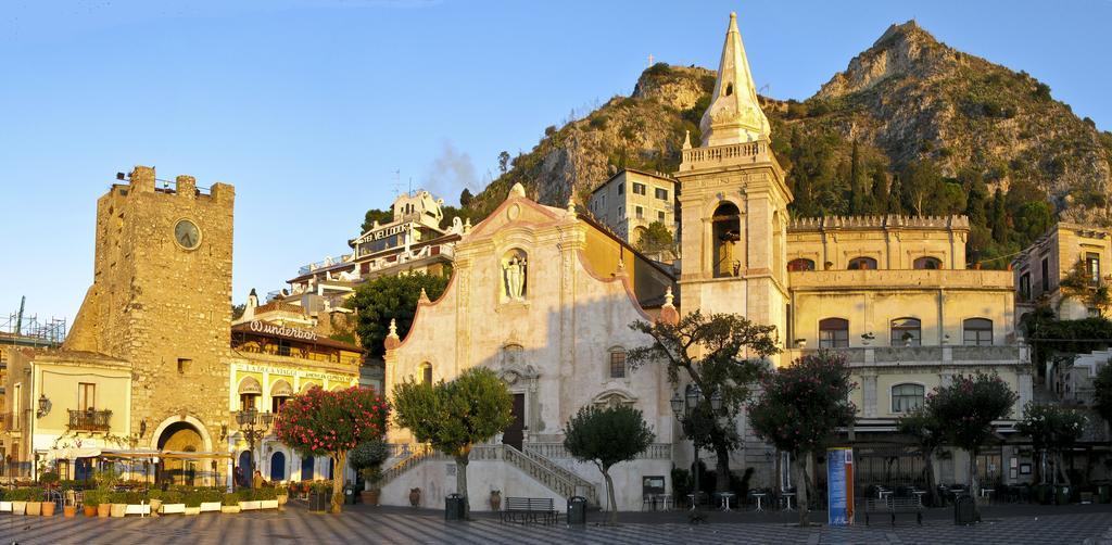 The Clock Houses Borgo Gallodoro Letojanni Exterior foto